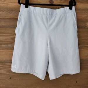 Under Armour Heatgear light gray fitted athletic running basketball size XL‎